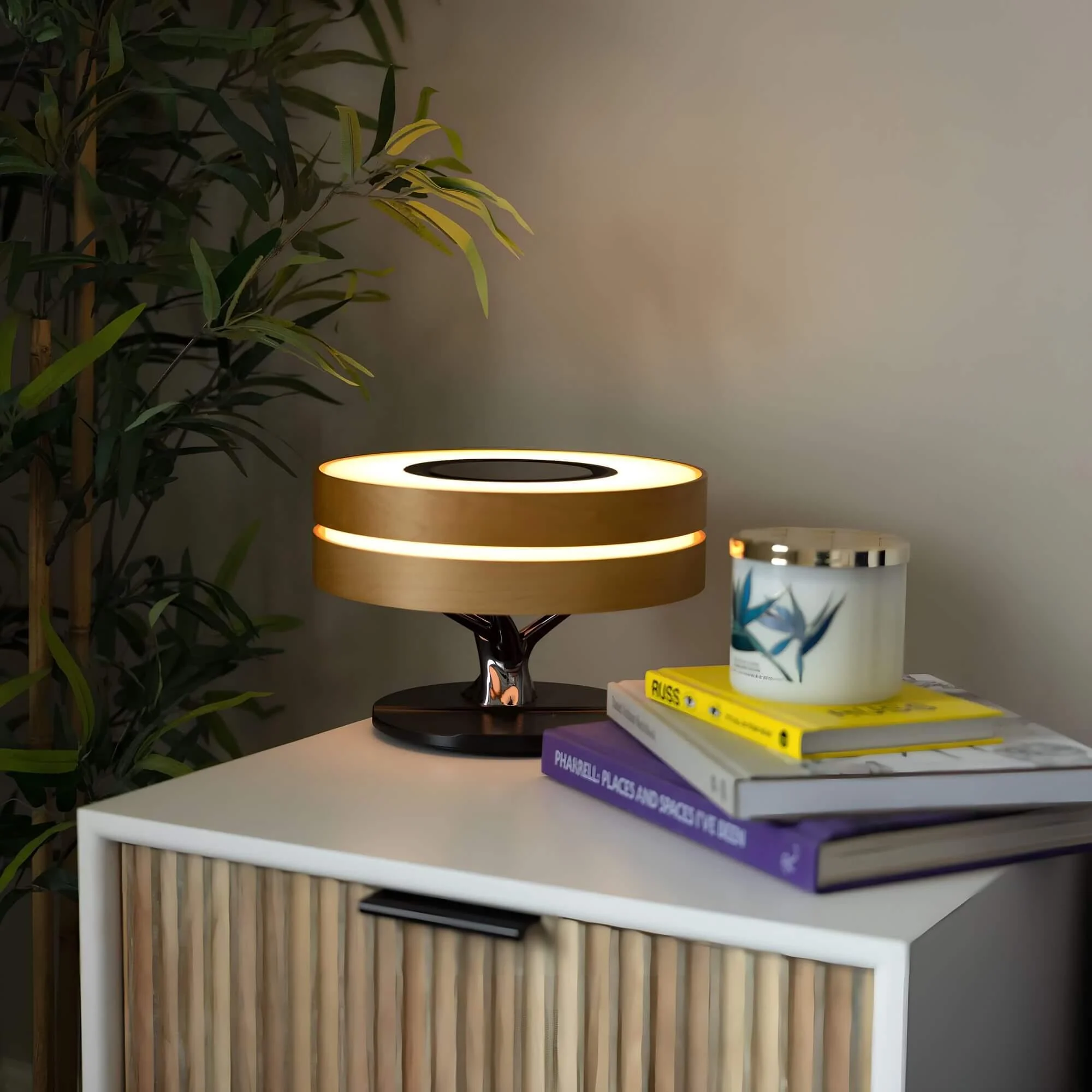LaSerieModerneTischlampemitLautsprecherundKabellosemLadegerat-LEDMinimalistischesDesign4 Laseriemodernetischlampemitlautsprecherundkabellosemladegerat Ledminimalistischesdesign4