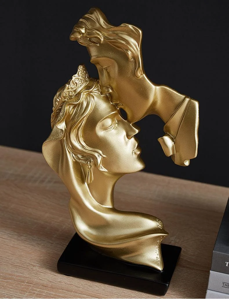 Love Moment Statue - Homeko