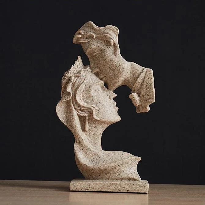 Love Moment Statue - Homeko