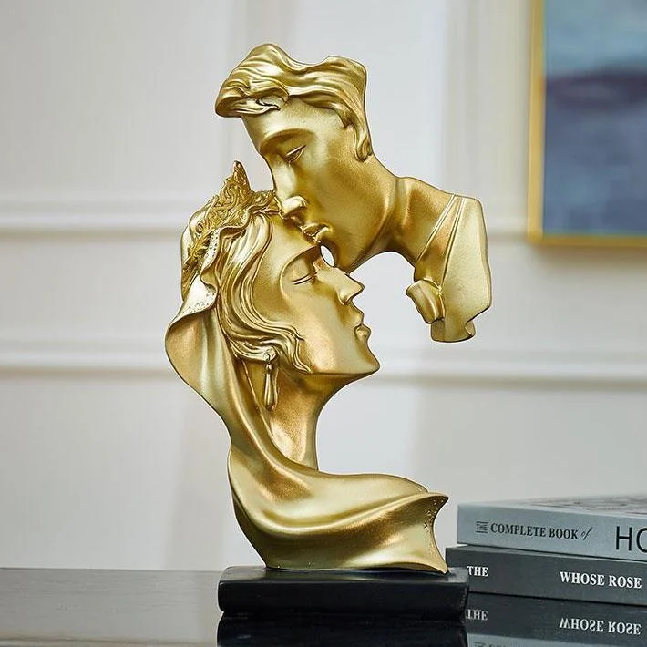 Love Moment Statue - Homeko