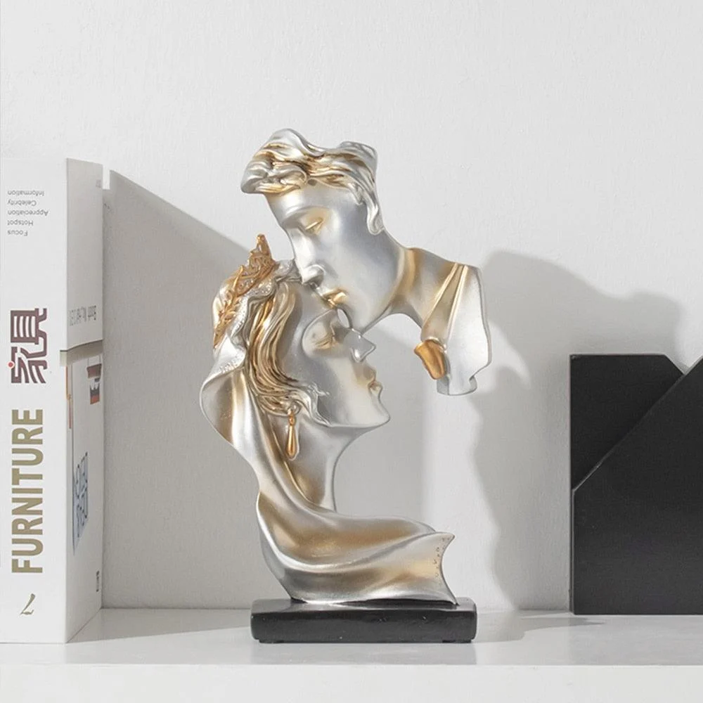Love Moment Statue - Homeko