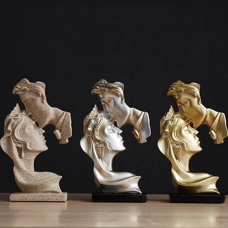 Love Moment Statue - Homeko