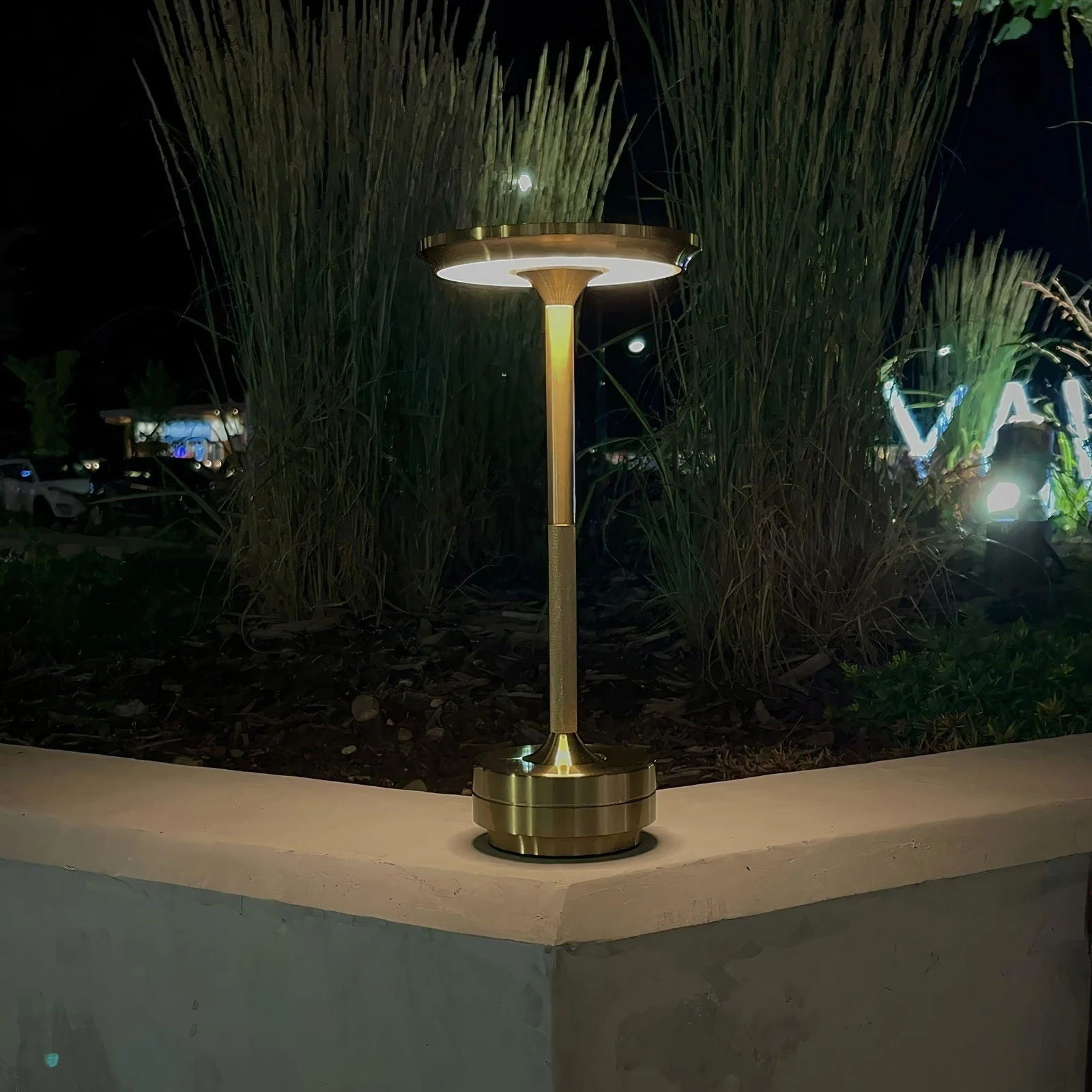 LumenArt_-_Create_an_Atmosphere_of_Elegance_with_the_Thomas_Table_Lamp_from_LumenArt_-_-_tag1_-4307678 LumenArt - Create an Atmosphere of Elegance with the Thomas Table Lamp from LumenArt - - #tag1#