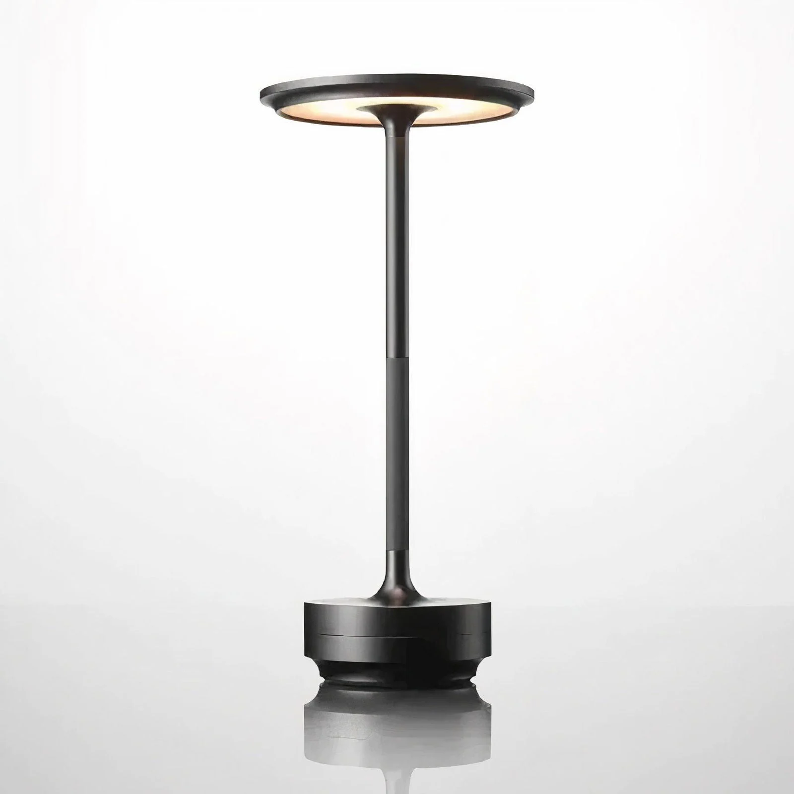LumenArt_-_Create_an_Atmosphere_of_Elegance_with_the_Thomas_Table_Lamp_from_LumenArt_-_-_tag1_-4307686 LumenArt - Create an Atmosphere of Elegance with the Thomas Table Lamp from LumenArt - - #tag1#