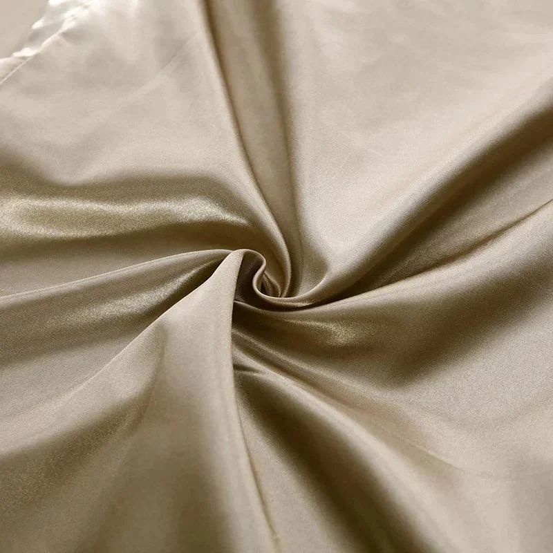 Luxurious_Silk_Bedding_Ensemble_Elegance_in_Every_Thread_-_-4324255 Luxurious Silk Bedding Ensemble: Elegance in Every Thread -