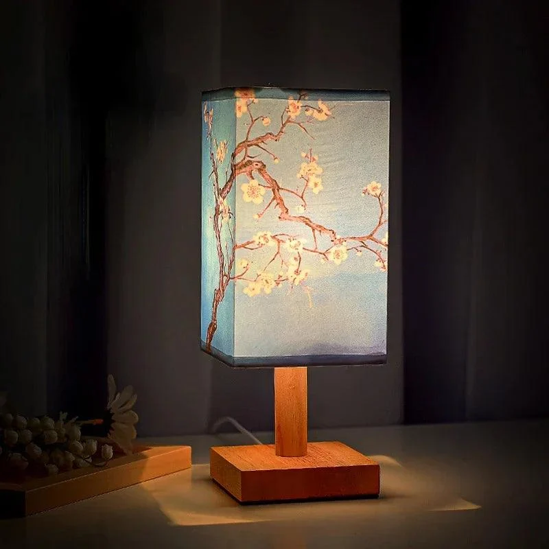 Magnolia Table Lamp: Artistic Retro Style -