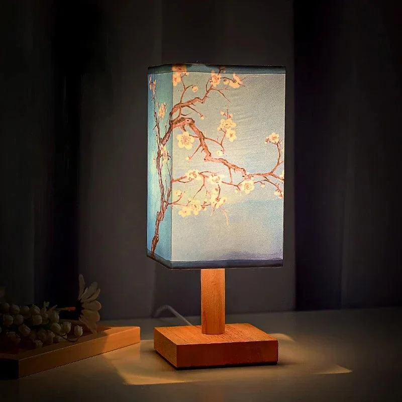 Magnolia Table Lamp: Artistic Retro Style -
