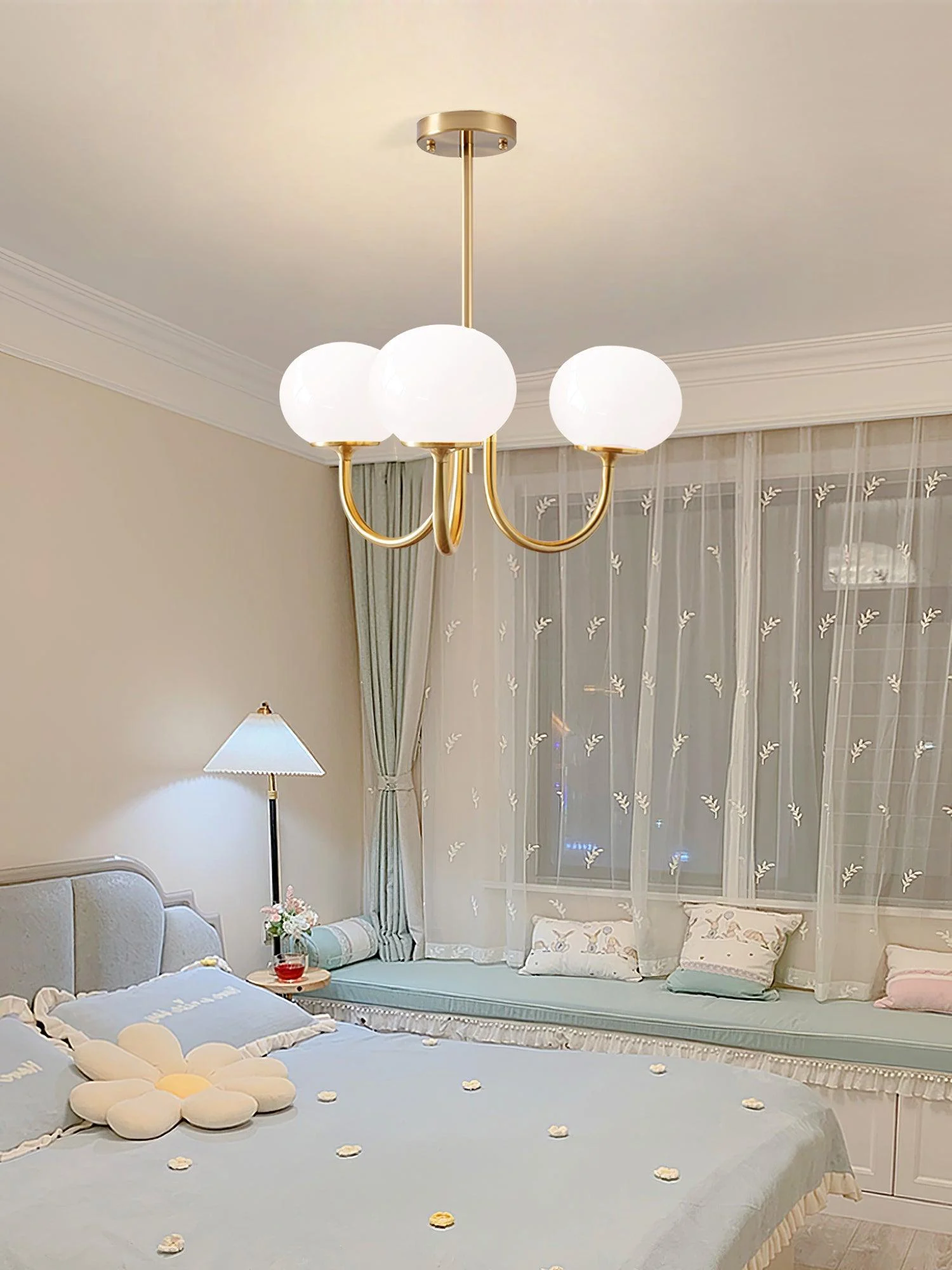 Marshmallow_Chandelier_41_d13c7f34-3067-4591-9317-a88620ef8918 Marshmallow Chandelier 41 D13c7f34 3067 4591 9317 A88620ef8918