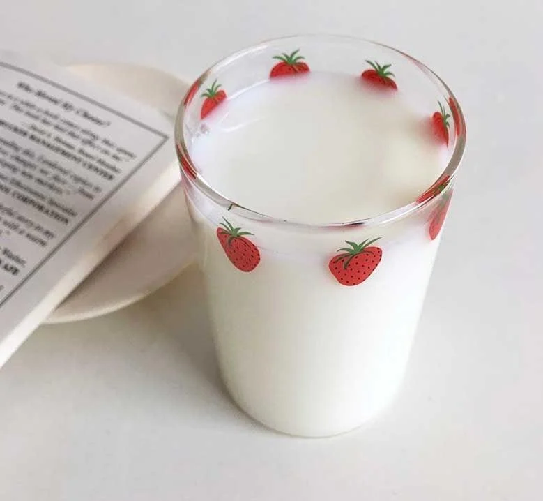 Minimalist_Heat_Resistant_Strawberry_Glass_Cups_with_Glass_Straw_-_-4339601 Minimalist Heat Resistant Strawberry Glass Cups with Glass Straw -