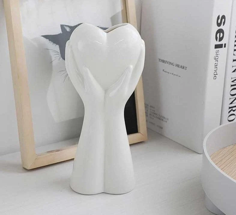 Minimalist_Romantic_Pottery_Holding_Heart_Hand_Vase_-_-4340916 Minimalist Romantic Pottery Holding Heart Hand Vase -