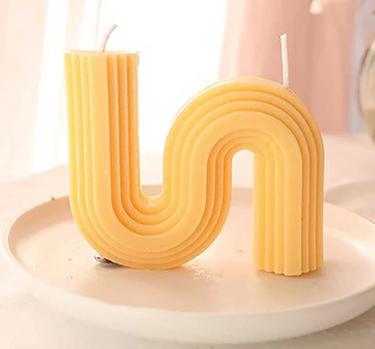 Minimalist_Scented_S_Shaped_Wavy_Candles_-_-4341049 Minimalist Scented S Shaped Wavy Candles -
