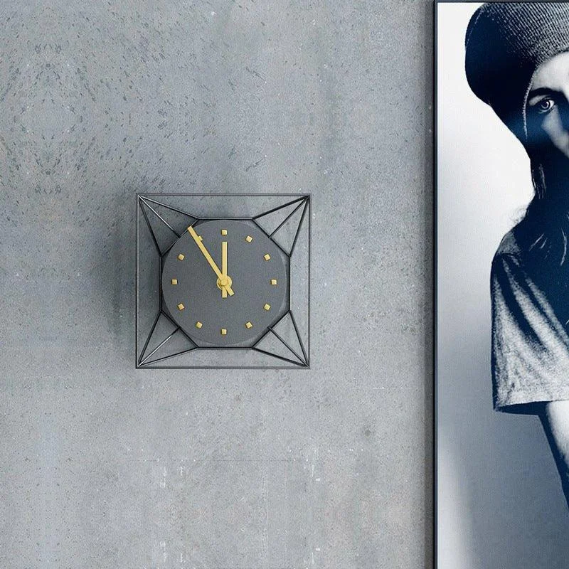 Minimalist_Wire_Clock_-_-4341720 Minimalist Wire Clock -