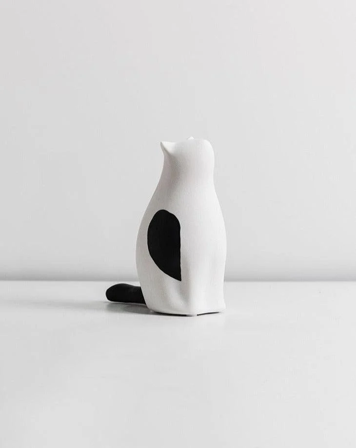 Minimalistic_Sitting_Cat_Sculpture_-_-4342142 Minimalistic Sitting Cat Sculpture -