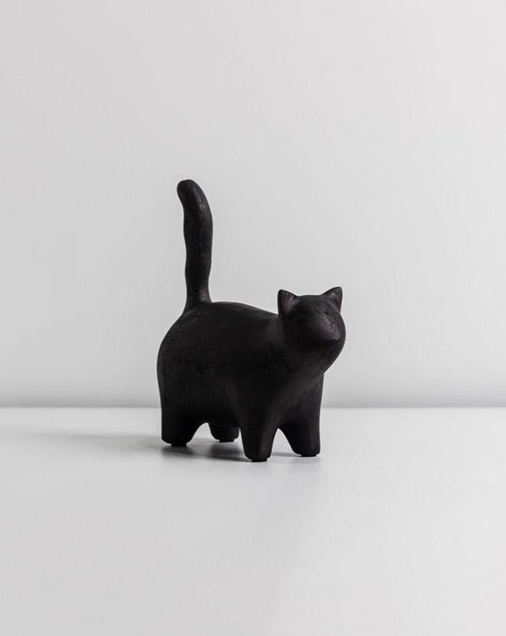 Minimalistic_Sitting_Cat_Sculpture_-_-4342148 Minimalistic Sitting Cat Sculpture -