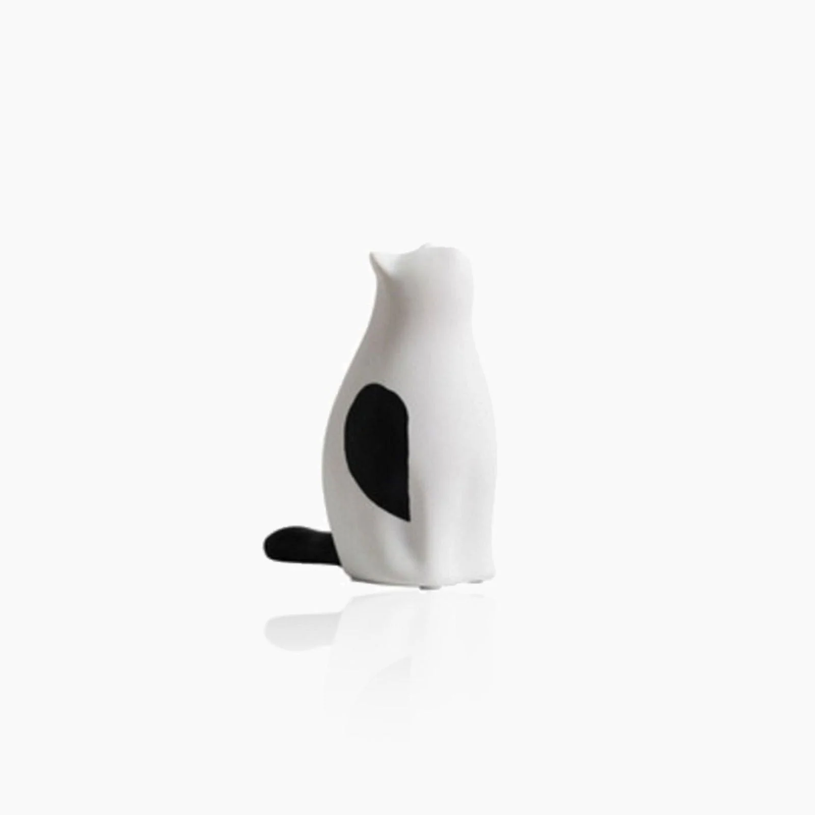 Minimalistic_Sitting_Cat_Sculpture_-_-4342165 Minimalistic Sitting Cat Sculpture -