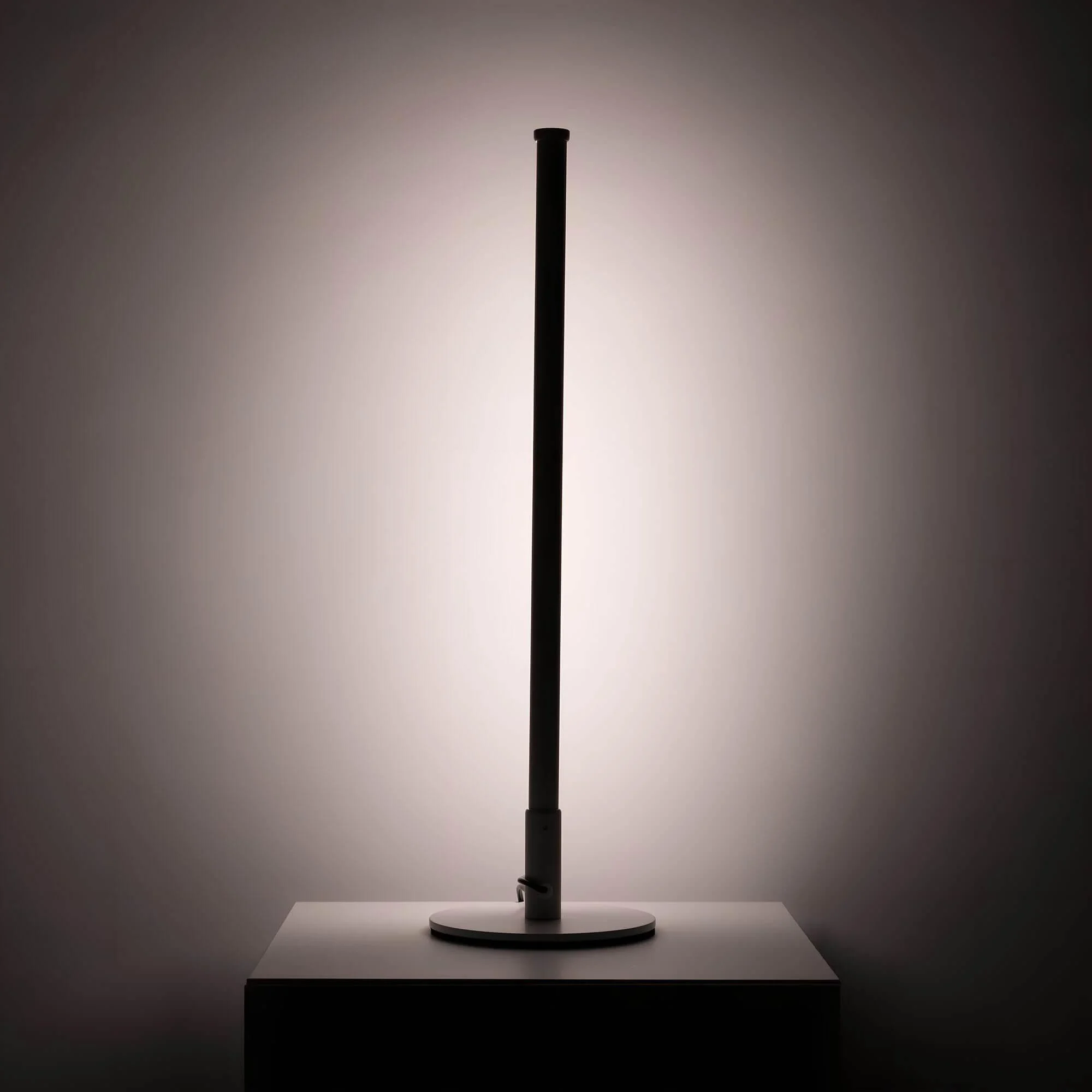 MinimalistischeLegerLEDTischlampe-ModerneEleganz5 Minimalistischelegerledtischlampe Moderneeleganz5