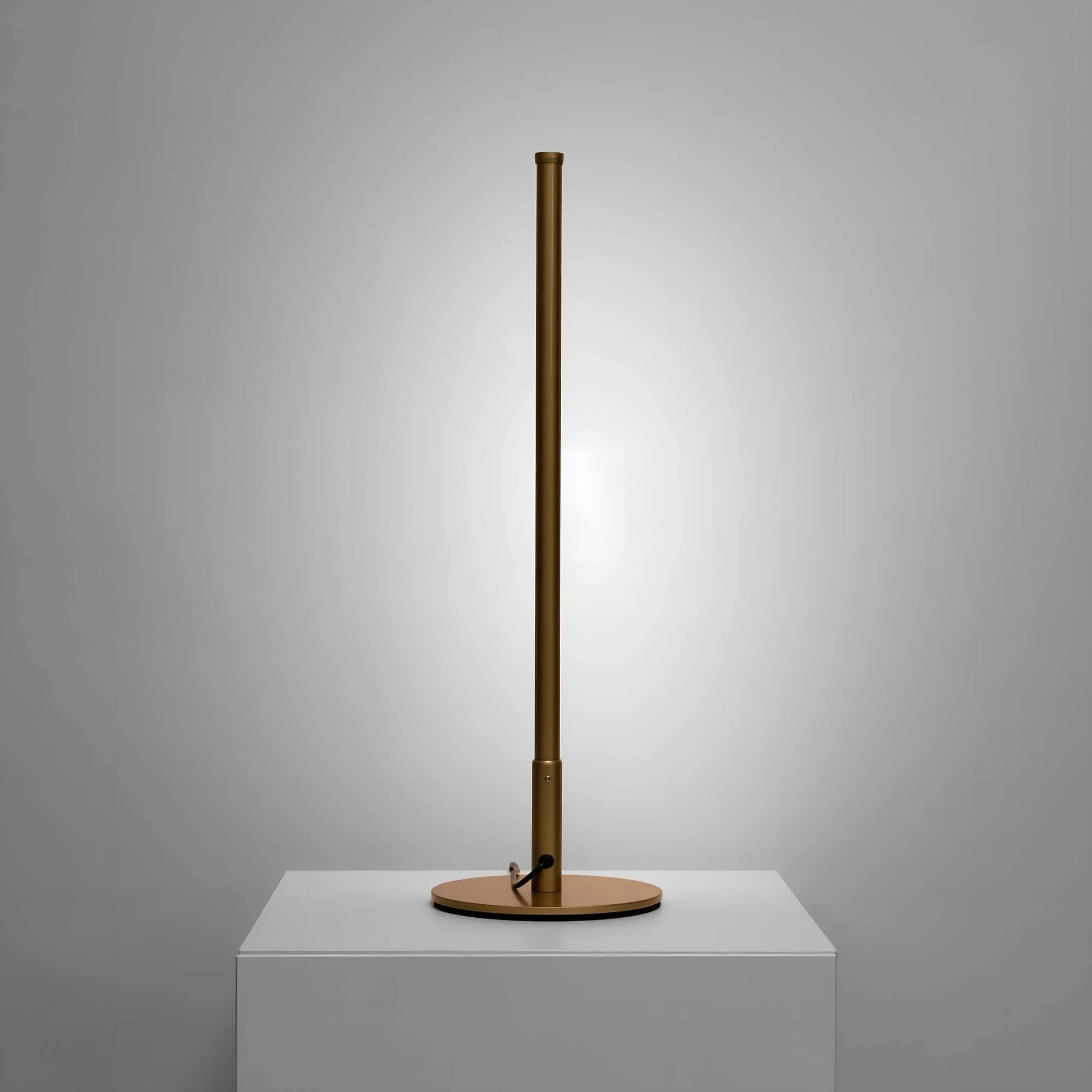 MinimalistischeLegerLEDTischlampe-ModerneEleganz9 Minimalistischelegerledtischlampe Moderneeleganz9