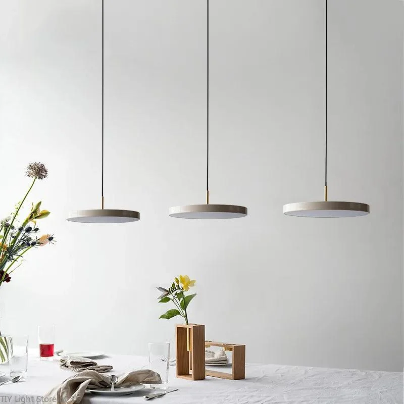Moderne-Minimalistische-Led-Hanglampen-Nordic-Zwart-Wit-Blauw-Voor-Bar-Hoge-Plafond-Keuken-Luxe-Enkele-Kop_97402013-694c-45b3-944d-f3018fb9ca15 Moderne Minimalistische Led Hanglampen Nordic Zwart Wit Blauw Voor Bar Hoge Plafond Keuken Luxe Enkele Kop 97402013 694c 45b3 944d F3018fb9ca15