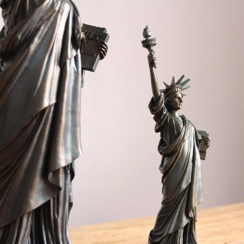 New_York_Liberty_Shooting_Sculptures_and_Statues_-_-4350277 New York Liberty Shooting Sculptures and Statues -