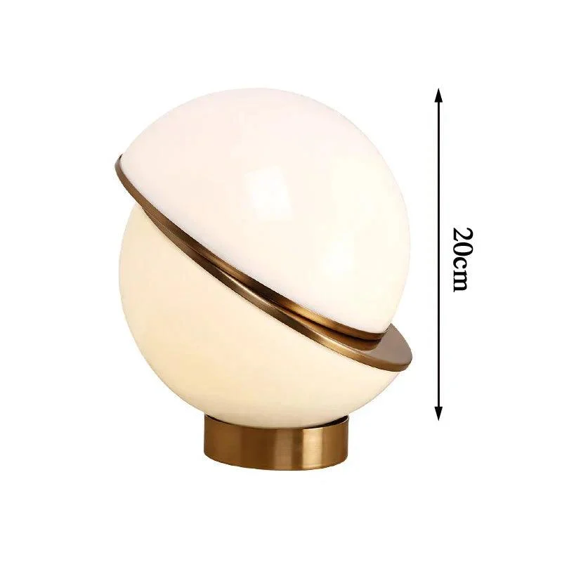 Nordic-Postmoderne-Witte-Creatieve-Bal-Slaapkamer-Nachtkastje-Lamp-Home-Decor-Metalmise-Uitgelijnd-Ronde-Bal-Led-Verlichtingsarmatuur_6def2a6a-2f04-4e60-bf04-60a12a5ade0a Nordic Postmoderne Witte Creatieve Bal Slaapkamer Nachtkastje Lamp Home Decor Metalmise Uitgelijnd Ronde Bal Led Verlichtingsarmatuur 6def2a6a 2f04 4e60 Bf04 60a12a5ade0a