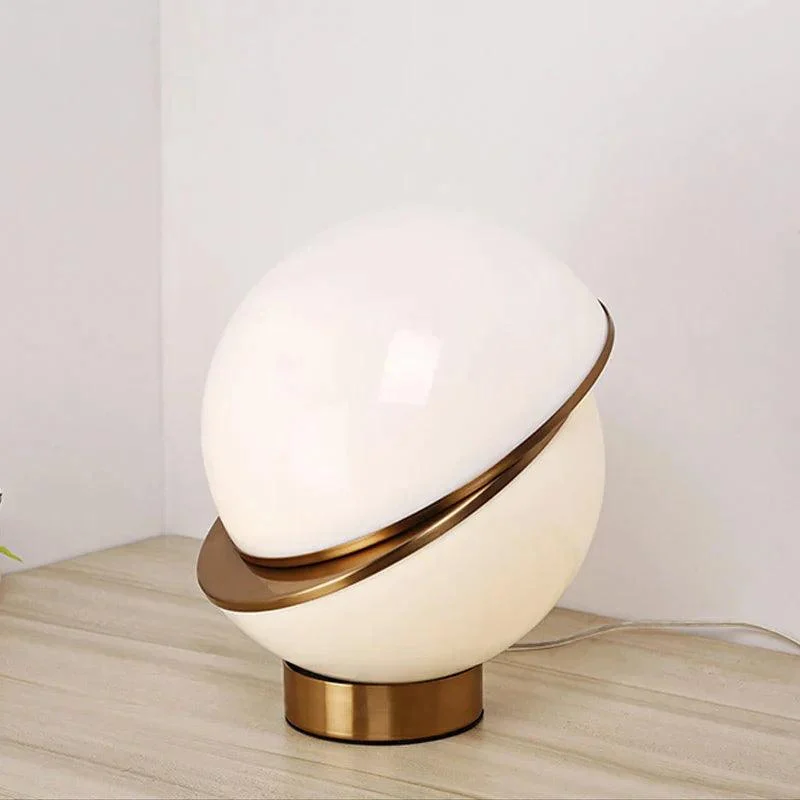 Nordic-Postmoderne-Witte-Creatieve-Bal-Slaapkamer-Nachtkastje-Lamp-Home-Decor-Metalmise-Uitgelijnd-Ronde-Bal-Led-Verlichtingsarmatuur_8733bdc9-f4f3-47ea-95f4-372b04df668d Nordic Postmoderne Witte Creatieve Bal Slaapkamer Nachtkastje Lamp Home Decor Metalmise Uitgelijnd Ronde Bal Led Verlichtingsarmatuur 8733bdc9 F4f3 47ea 95f4 372b04df668d