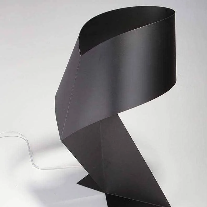 Origami-Inspired_Minimalist_Side_Table_Lamp_Artful_Lighting_-_-4358718 Origami-Inspired Minimalist Side Table Lamp: Artful Lighting -
