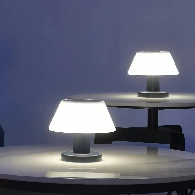 Outdoor-Moderne-Huis-Tuin-Decor-Zonne-Energie-Oplaadbare-Draadloze-Licht-Solar-Led-Tafellamp-Voor-Restaurant_5c60e6d2-c959-4247-af44-1be566e9f7a5 SunCharge - Rechargeable solar table lamp - ISTANBULLU LTD