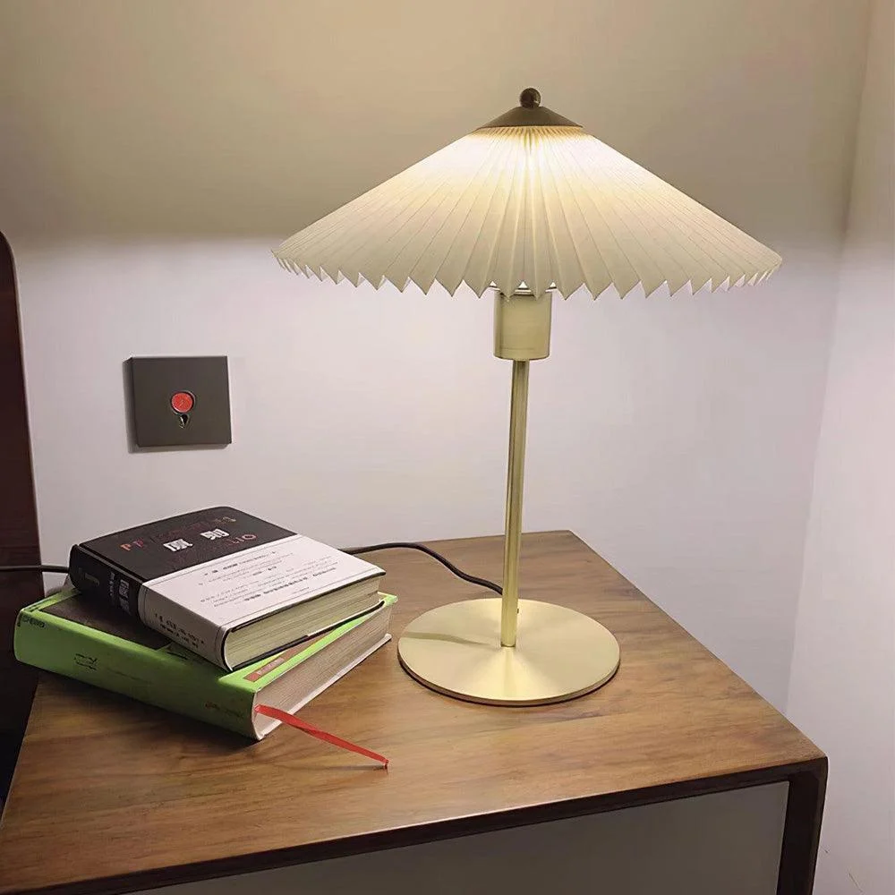 Perla_Pleated_Table_Lamp_12 Perla Pleated Table Lamp 12
