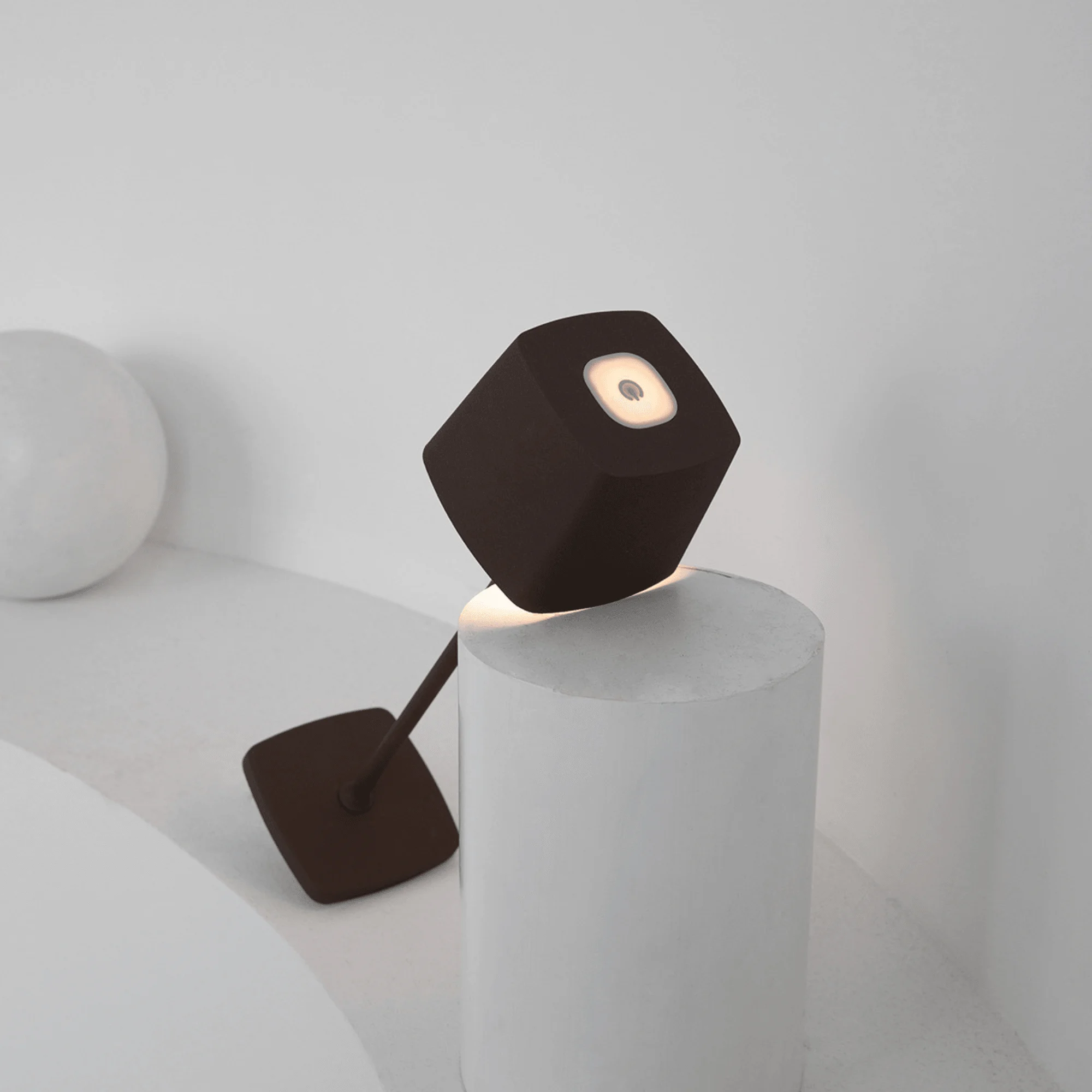 PortableTableLampwithFlexibleLighting-Homeko2 Portable Table Lamp with Flexible Lighting - Homeko