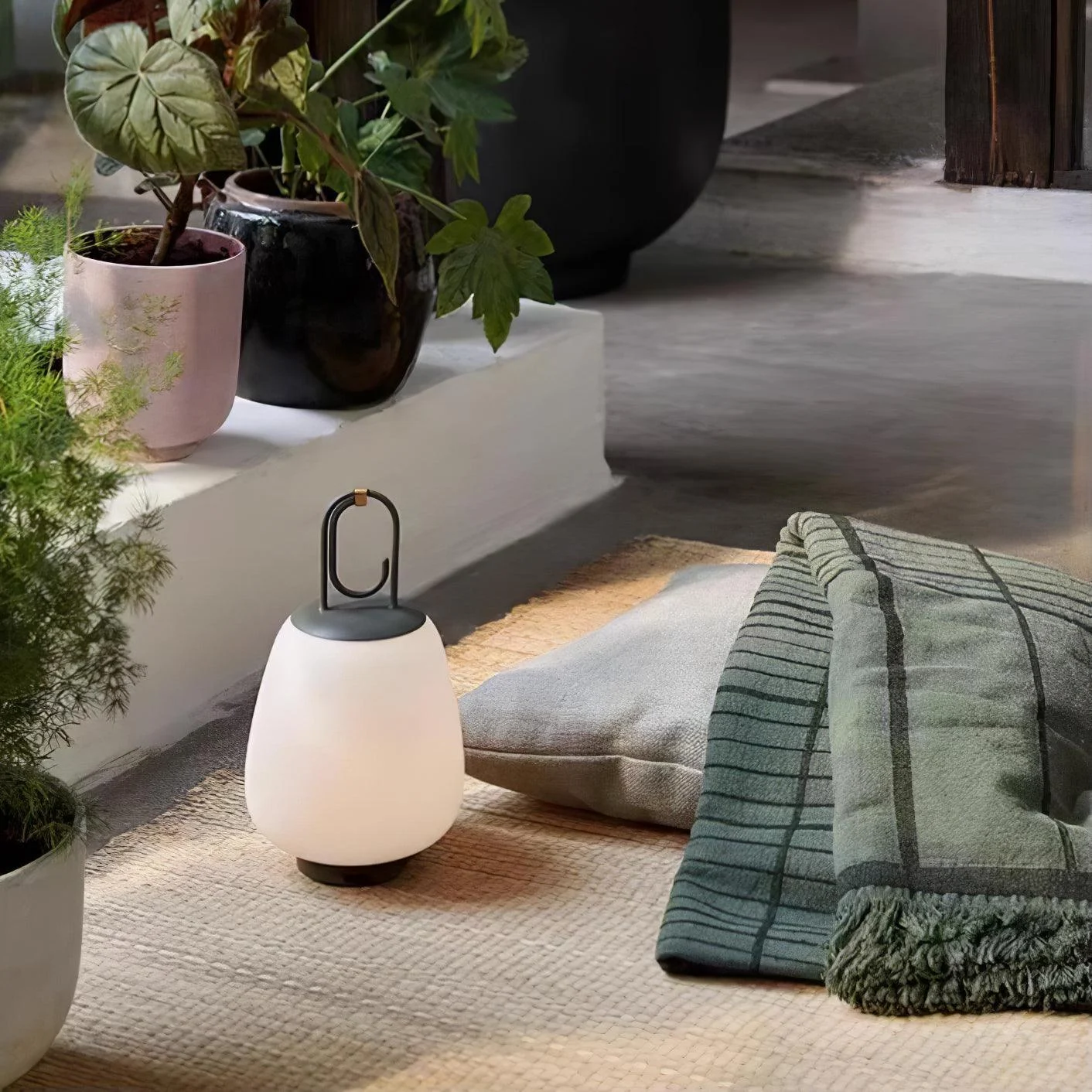 Portable_Lantern_Outdoor_Table_Lamp__53_e5f86e6f-8b0b-40f7-b293-d7f31f35e98b Portable Lantern Outdoor Table Lamp 53 E5f86e6f 8b0b 40f7 B293 D7f31f35e98b