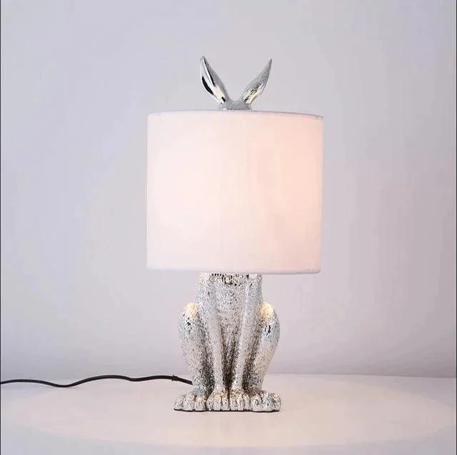 Post-Moderne-Tafellamp-Ontwerp-Tafel-Licht-Gemaskeerd-Konijn-Bureaulamp-Tafel-Tops-Voor-Woonkamer-Slaapkamer-Naast-Lampenkap.png_640x640_05f0dd7f-f8e7-400e-a8d2-1f495c152461 Post Moderne Tafellamp Ontwerp Tafel Licht Gemaskeerd Konijn Bureaulamp Tafel Tops Voor Woonkamer Slaapkamer Naast Lampenkap.png 640x640 05f0dd7f F8e7 400e A8d2 1f495c152461
