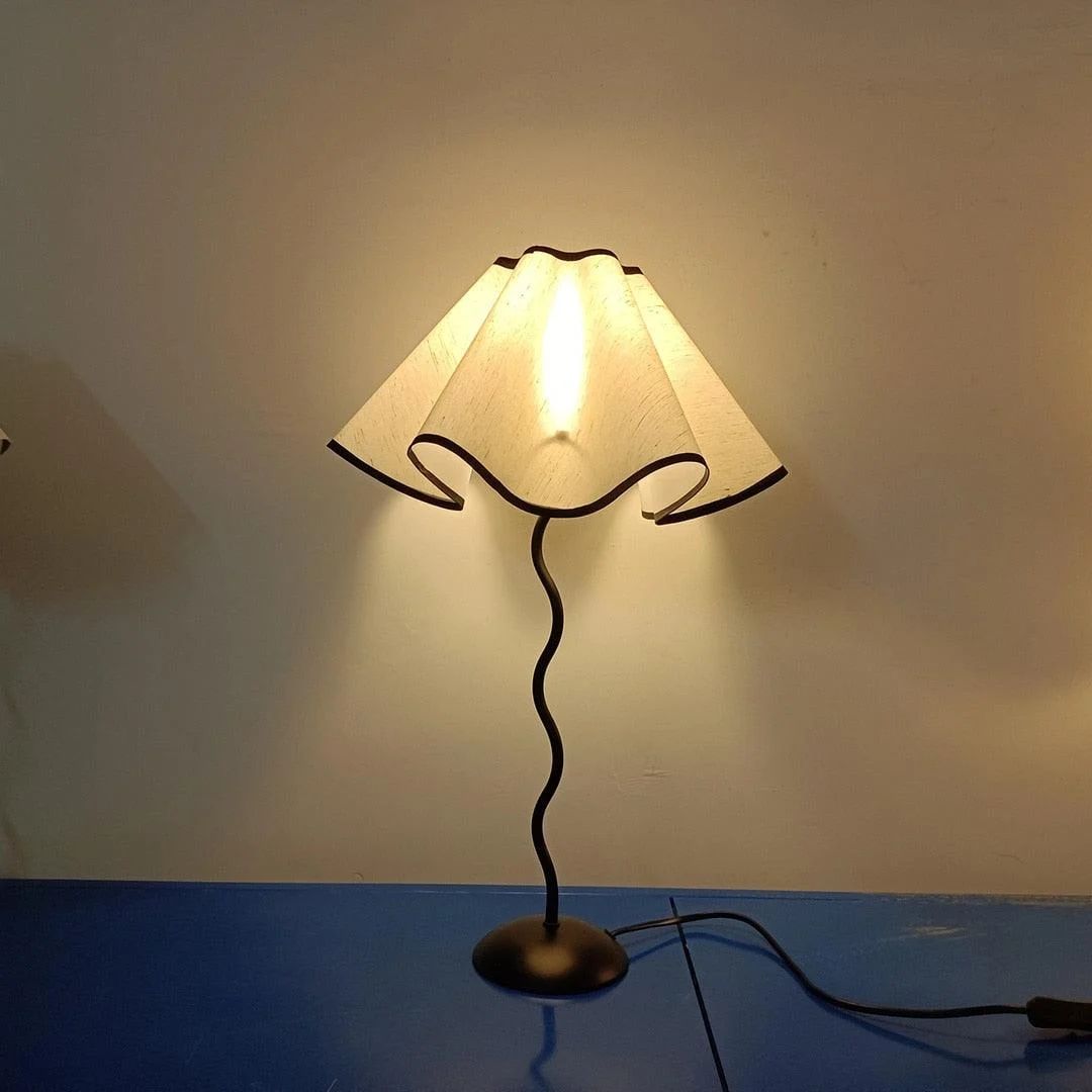 S5d7d1d21306545878348f9e07023f7a4s Vintage Squiggle Lamp with Pleated Lampshade - ISTANBULLU LTD