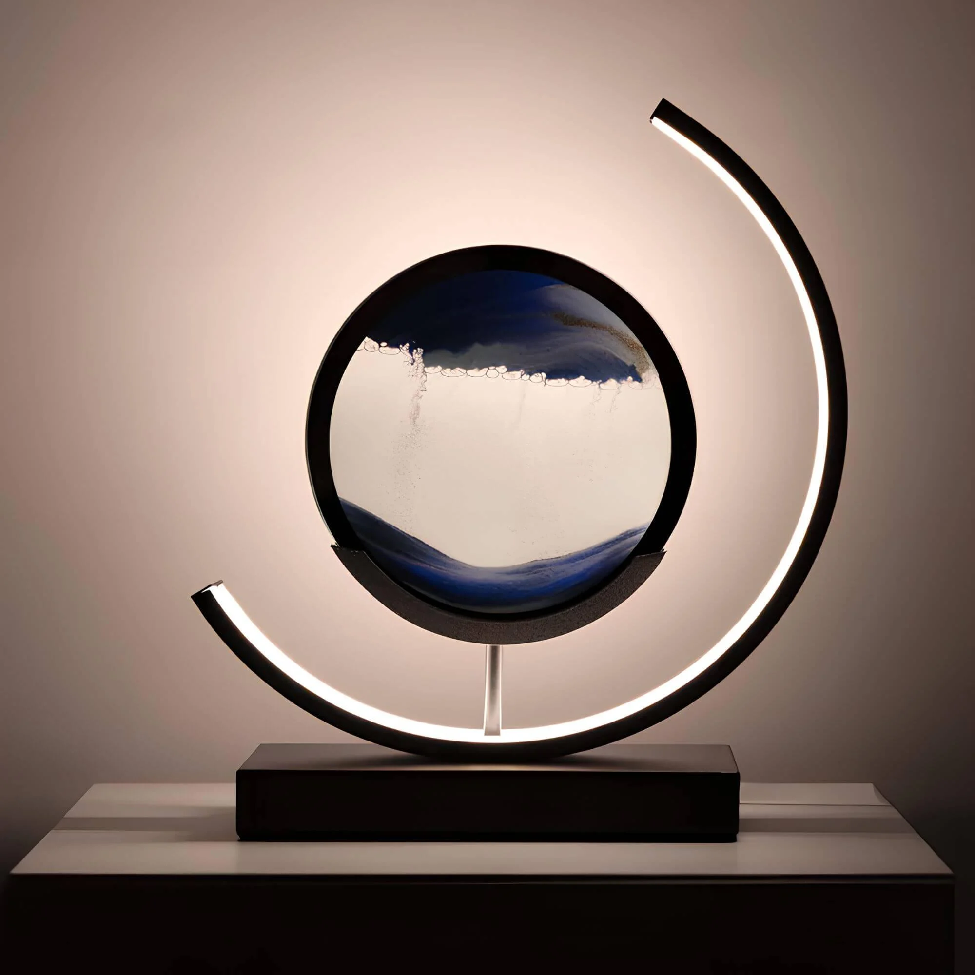 SandsofTimeMinimalistischeTischlampeBeweglichesSandkunstwerk2xlumina Sandsoftimeminimalistischetischlampebeweglichessandkunstwerk2xlumina