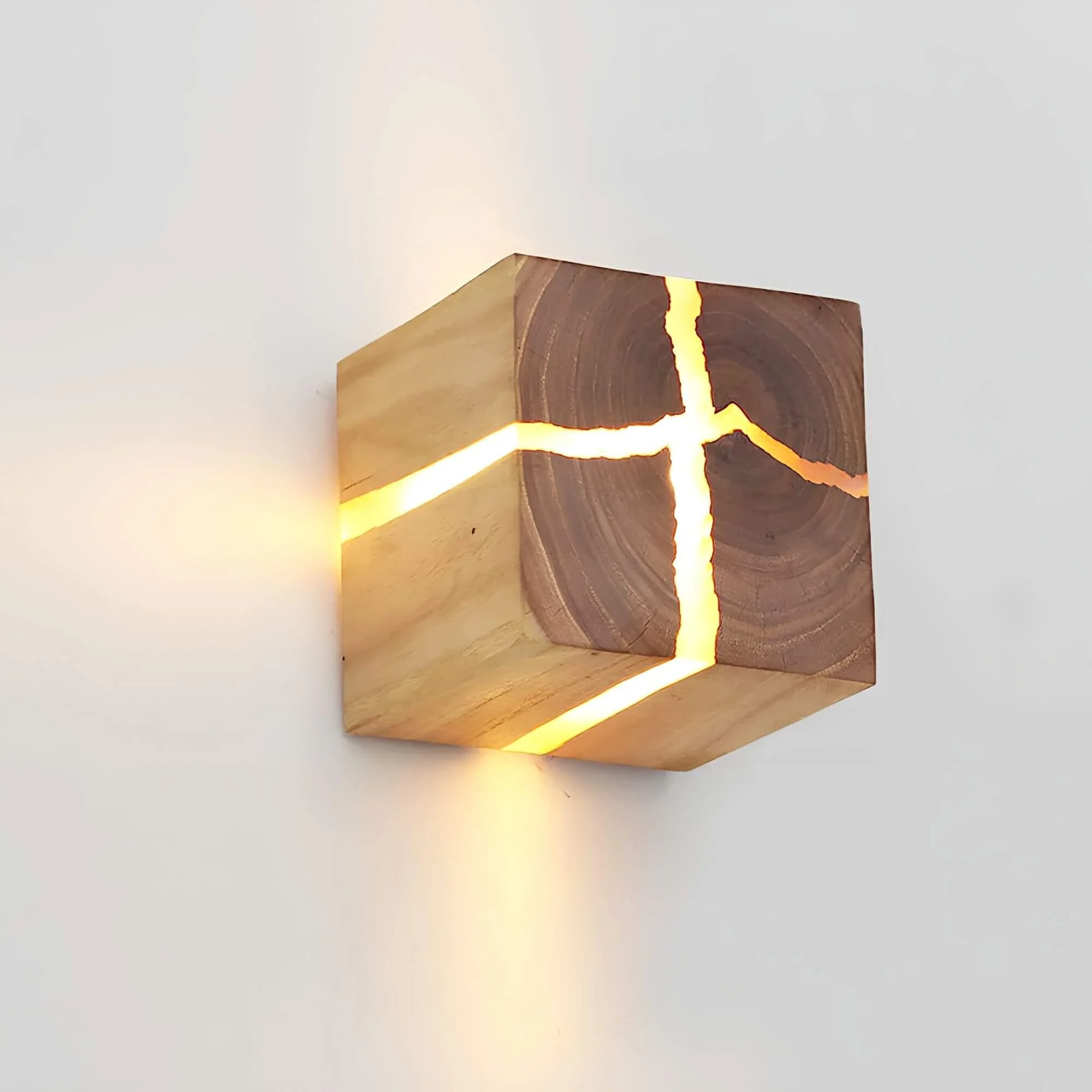 SolidWoodCubeWandleuchte-HandgefertigteLEDWandlampeausMassivholz4 Solidwoodcubewandleuchte Handgefertigteledwandlampeausmassivholz4
