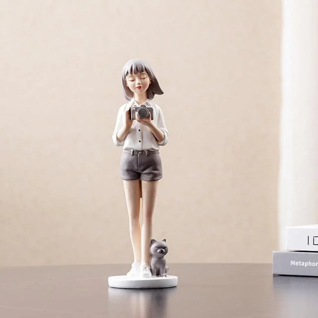 SummerTravelGirlsFigurine-Homeko10 Summer Travel Girls Figurine - Homeko