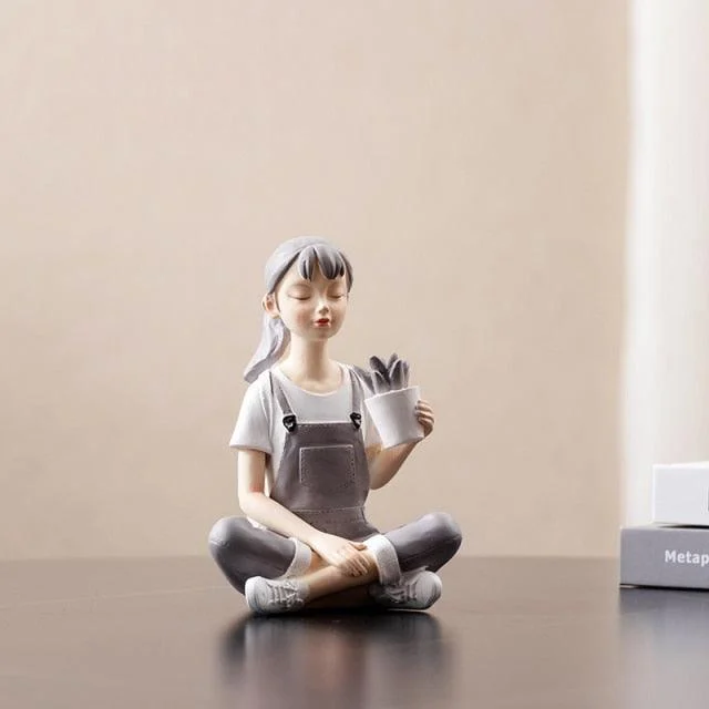 SummerTravelGirlsFigurine-Homeko11 Summer Travel Girls Figurine - Homeko