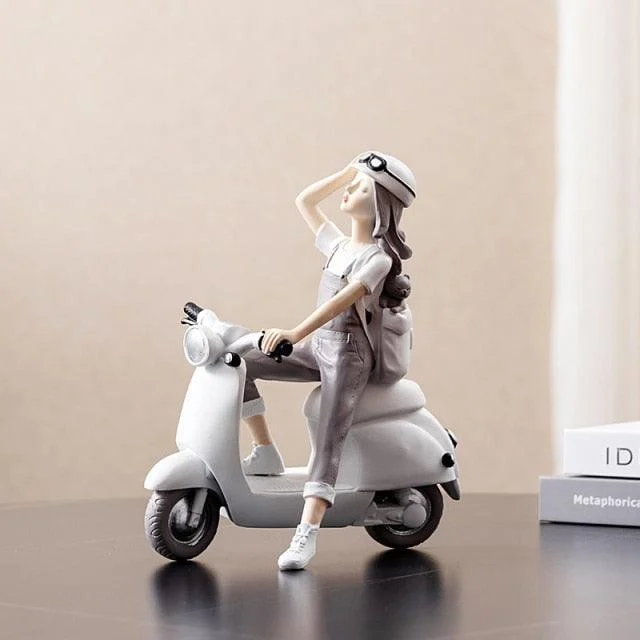 SummerTravelGirlsFigurine-Homeko8 Summer Travel Girls Figurine - Homeko