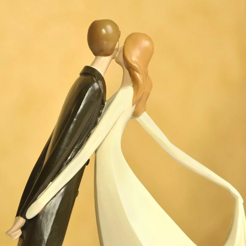 SweetCoupleWeddinggiftsSculpturesandStatues-Homeko2 Sweet Couple Wedding gifts Sculptures and Statues - Homeko