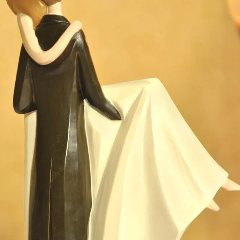 SweetCoupleWeddinggiftsSculpturesandStatues-Homeko3 Sweet Couple Wedding gifts Sculptures and Statues - Homeko
