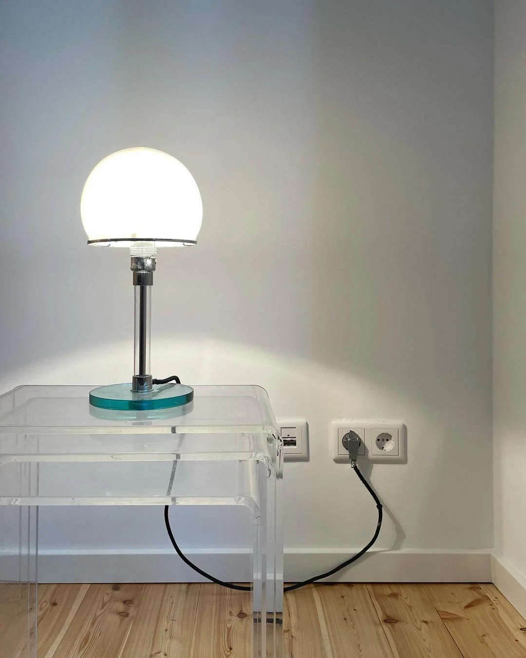WG_25_GL_Table_Lamp_11 Wg 25 Gl Table Lamp 11
