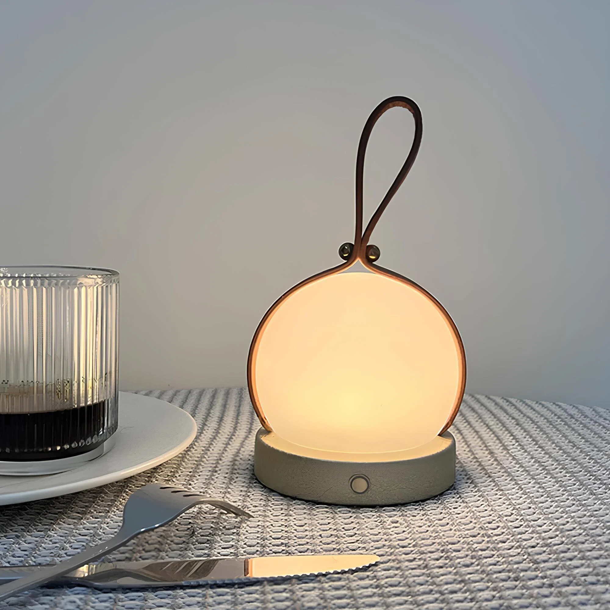 ambientglow-tischlampe-modern-wohnzimmer-led-dekorative-beleuchtung-stilvolles-design-xlumina_2 Ambientglow Tischlampe Modern Wohnzimmer Led Dekorative Beleuchtung Stilvolles Design Xlumina 2