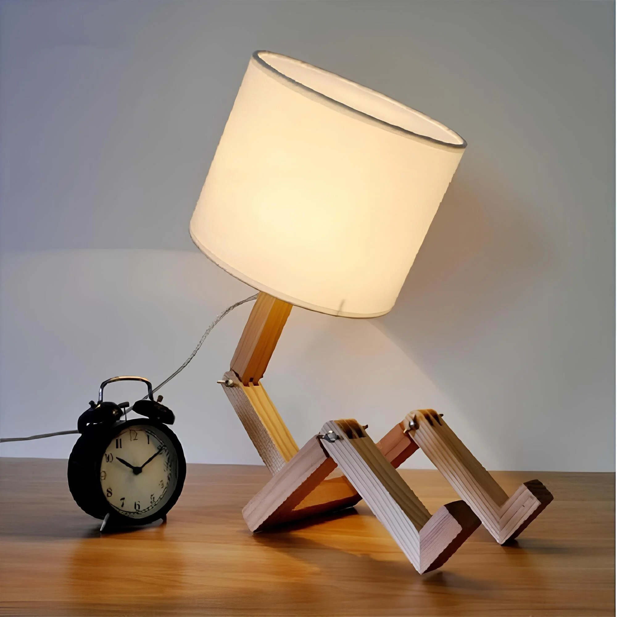 cyborgglanz-tischlampe-futuristisches-design-einstellbare-beleuchtung-xlumina_3 Cyborgglanz Tischlampe Futuristisches Design Einstellbare Beleuchtung Xlumina 3