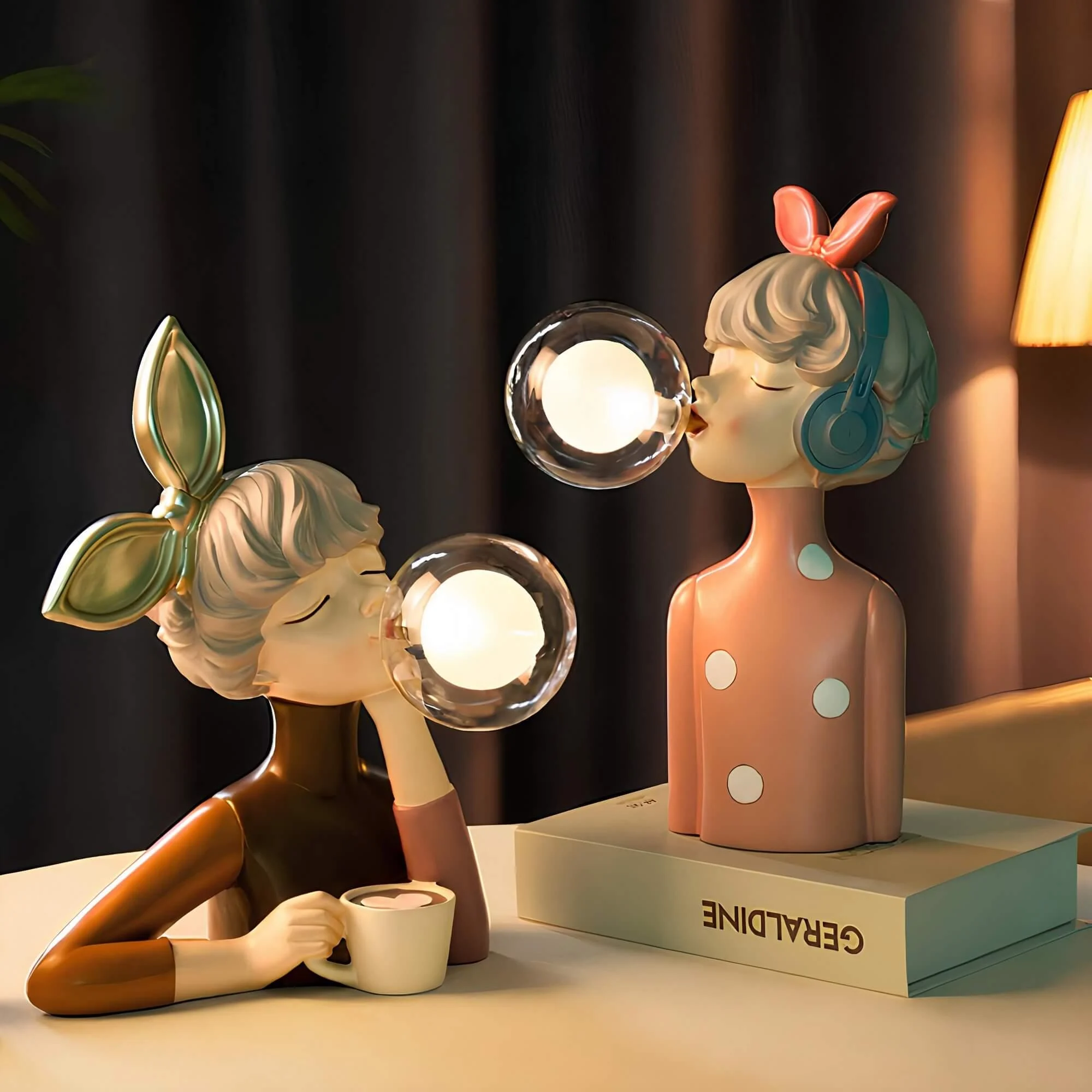 decoglam-artisan-sisters-tischlampe-gold-weiss-elegantes-interieur-luxus-design-xlumina6 Decoglam Artisan Sisters Tischlampe Gold Weiss Elegantes Interieur Luxus Design Xlumina6