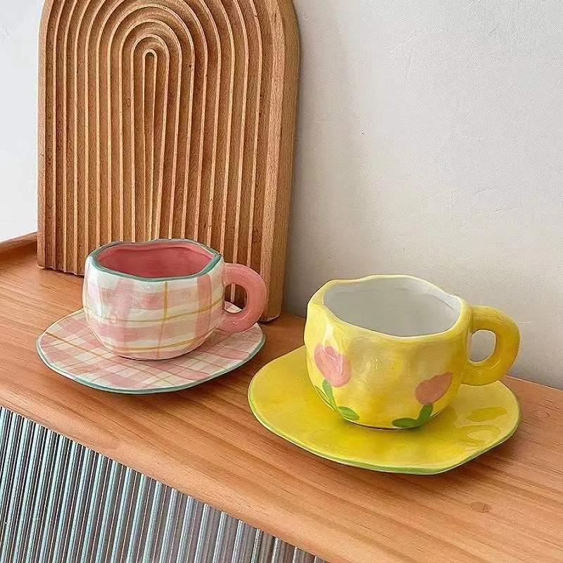 fywiHand-painted-Flower-Ceramic-Checkerboard-Coffee-Cup-Home-Office-Mug-With-Saucer-Breakfast-Milk-Cup-Creative Retro Ceramic Checkered Mug - ISTANBULLU LTD