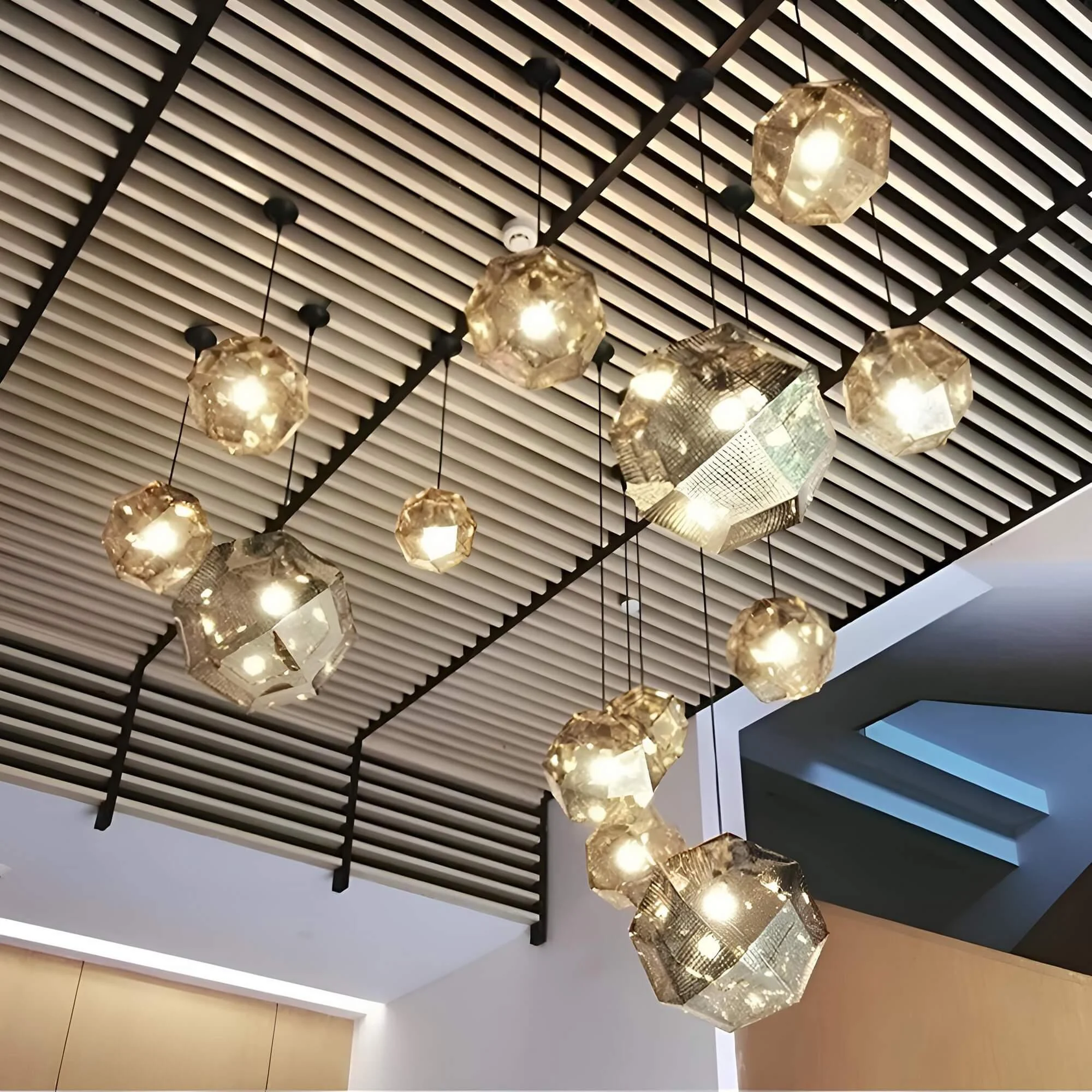 geometrische-runde-haengelampe-metall-lichtdesign-modern-schwarz-gold-silber-xlumina8 Geometrische Runde Haengelampe Metall Lichtdesign Modern Schwarz Gold Silber Xlumina8