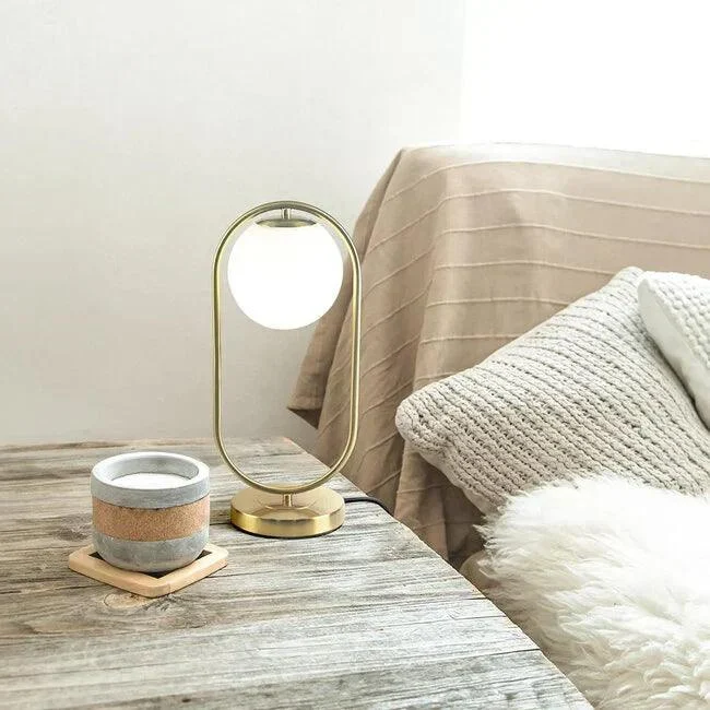 goldene-design-tischlampe-george-milchglas_2 Goldene Design Tischlampe George Milchglas 2