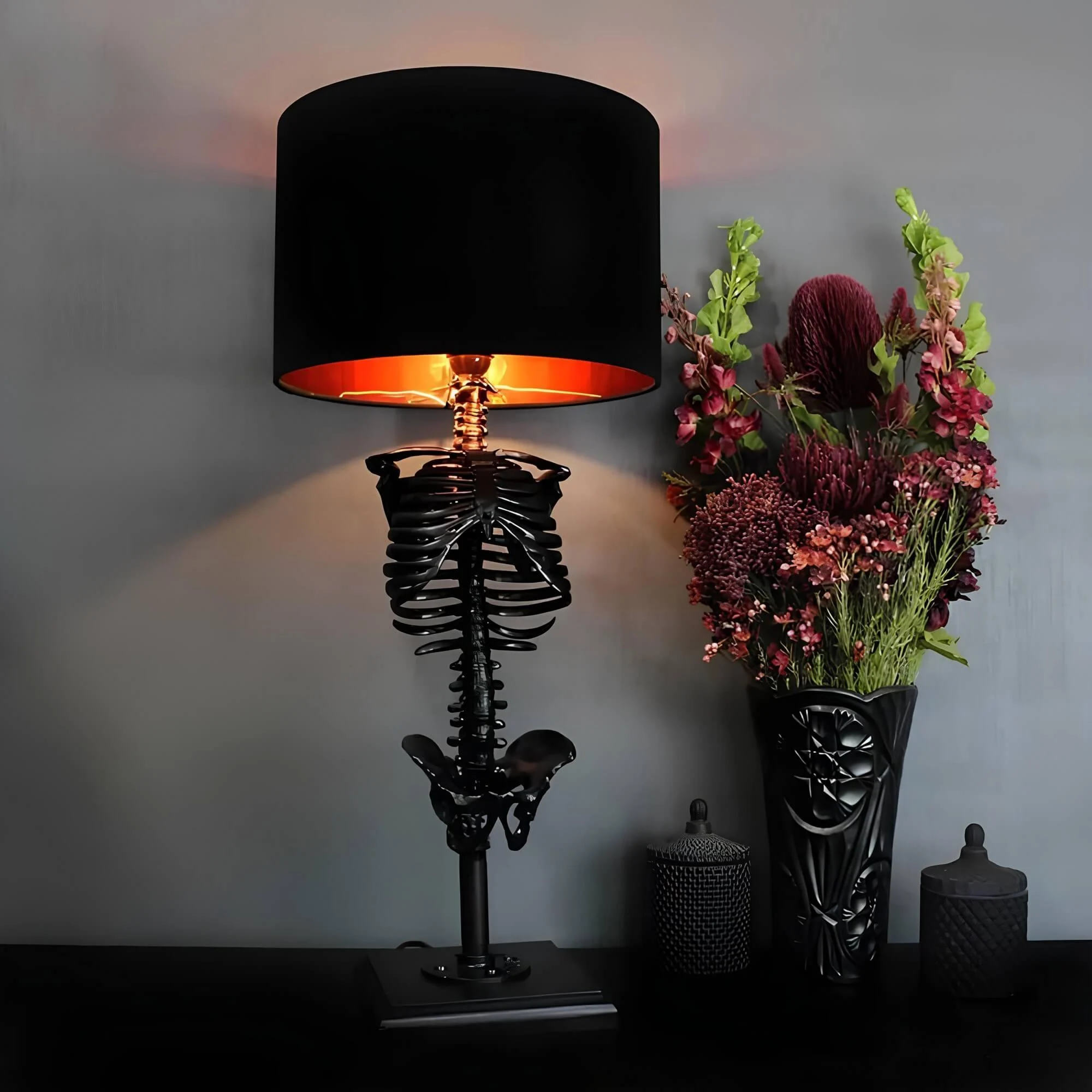 gothic-skelett-tischlampe-led-licht-dekoration-xlumina4 Gothic Skelett Tischlampe Led Licht Dekoration Xlumina4