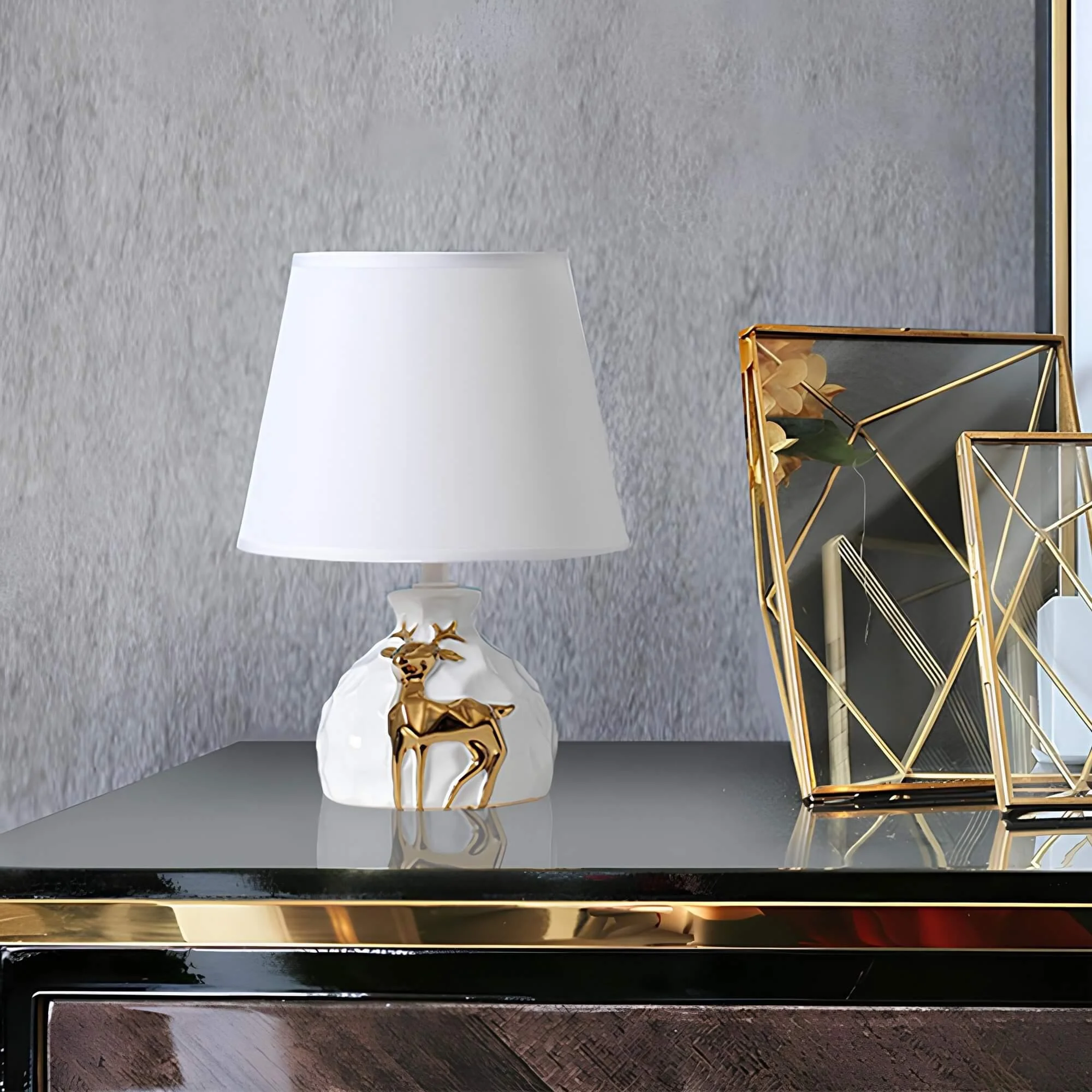 Irisglow Tischlampe Hirschvasenbasis Elegante Beleuchtung Wohnzimmer Deko Xlumina