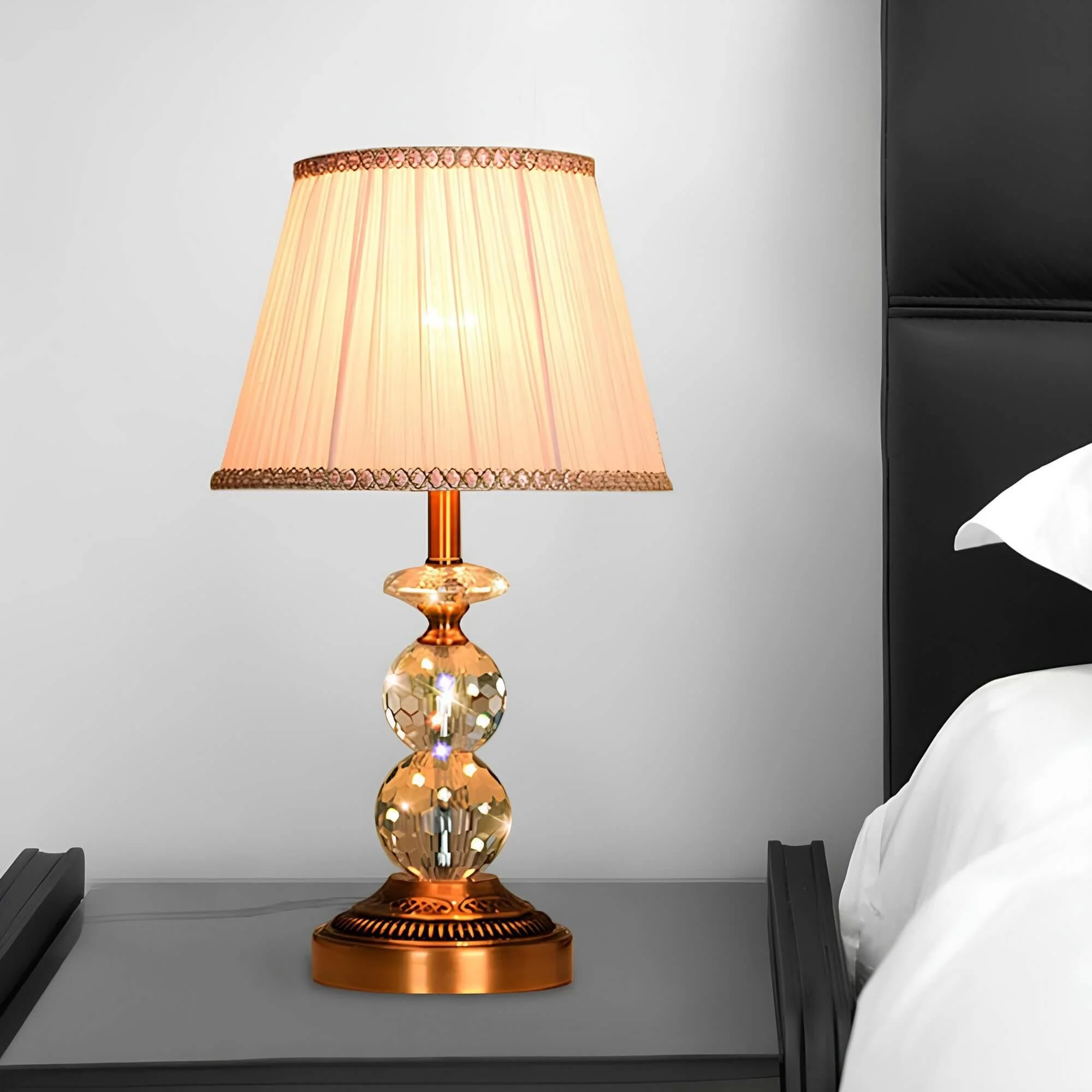 kristallglow-tischlampe-facettengeschliffene-kristallkugeln-modern-luxurios-design-xlumina10 Kristallglow Tischlampe Facettengeschliffene Kristallkugeln Modern Luxurios Design Xlumina10