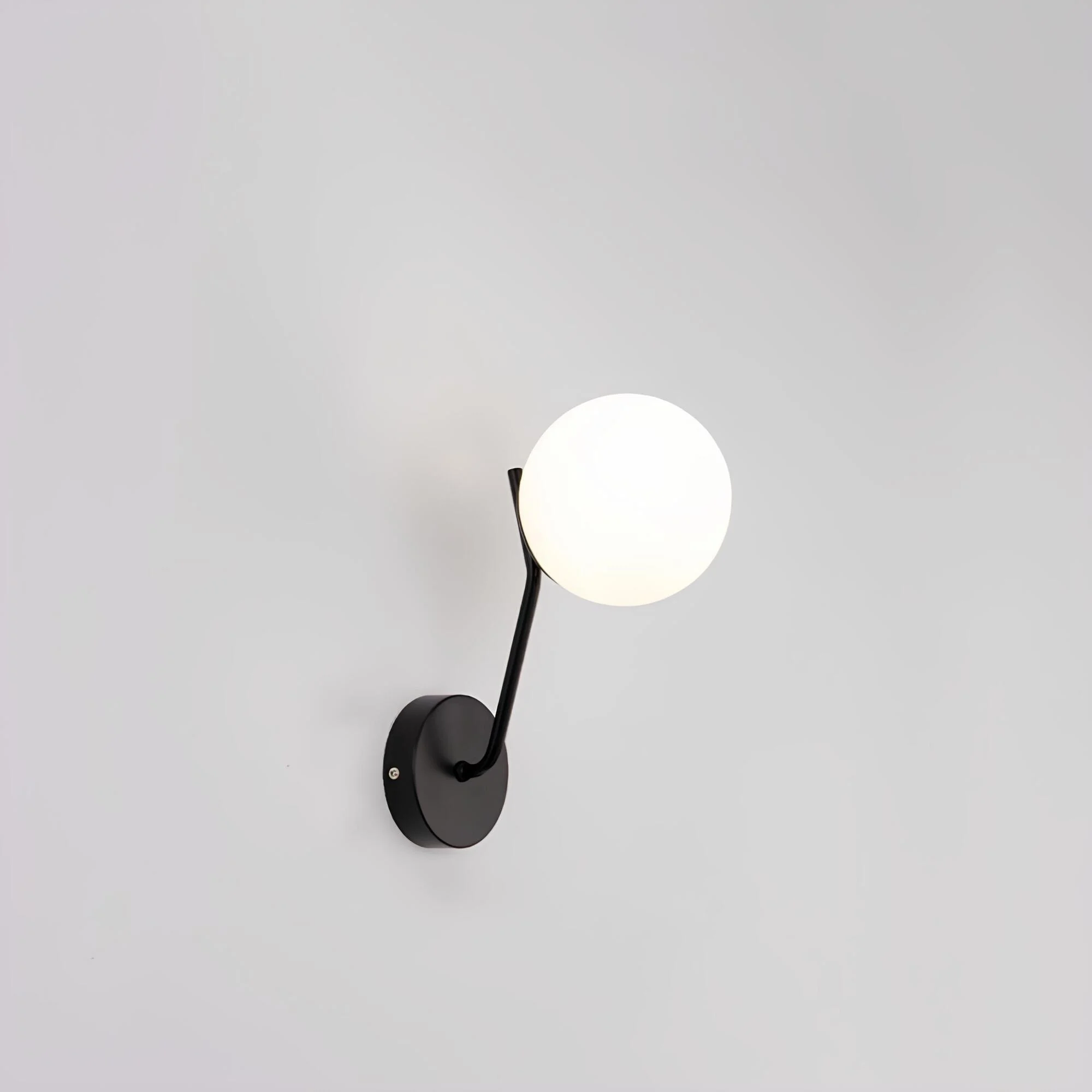 lumiart-moderne-wandleuchte-mit-glaskugel-lampe-schwarz-xlumina_6 Lumiart Moderne Wandleuchte Mit Glaskugel Lampe Schwarz Xlumina 6